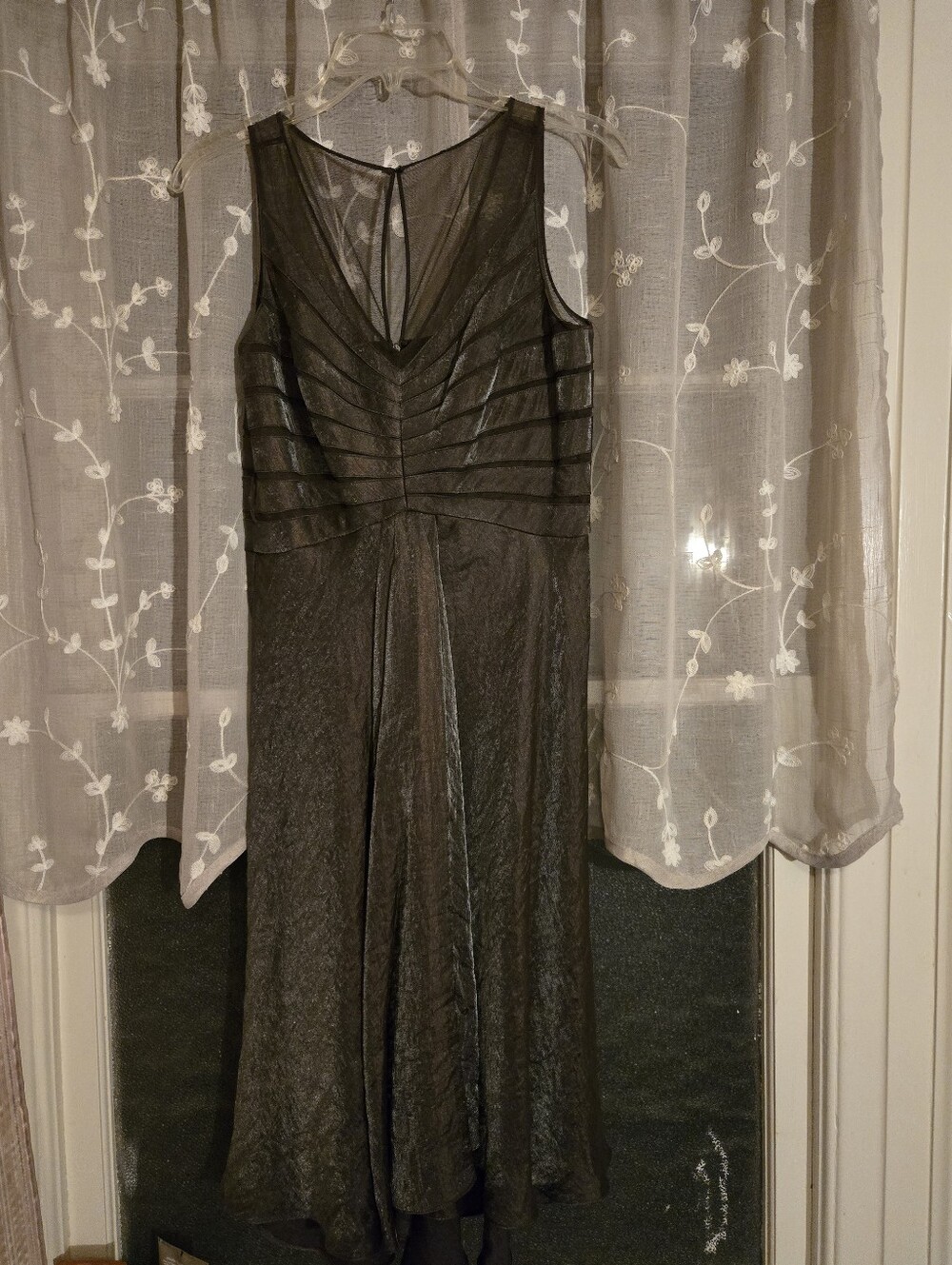 Adrianna Papell Silver-Brown V-Neck Sleeveless Midi Dress